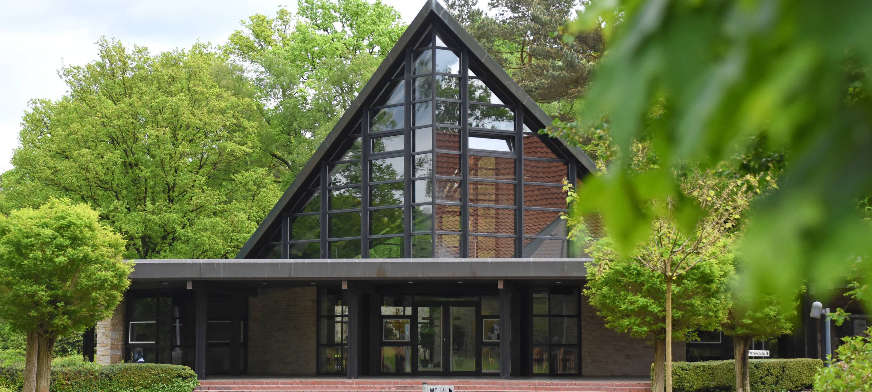 Fahrdienst auf dem Friedhof