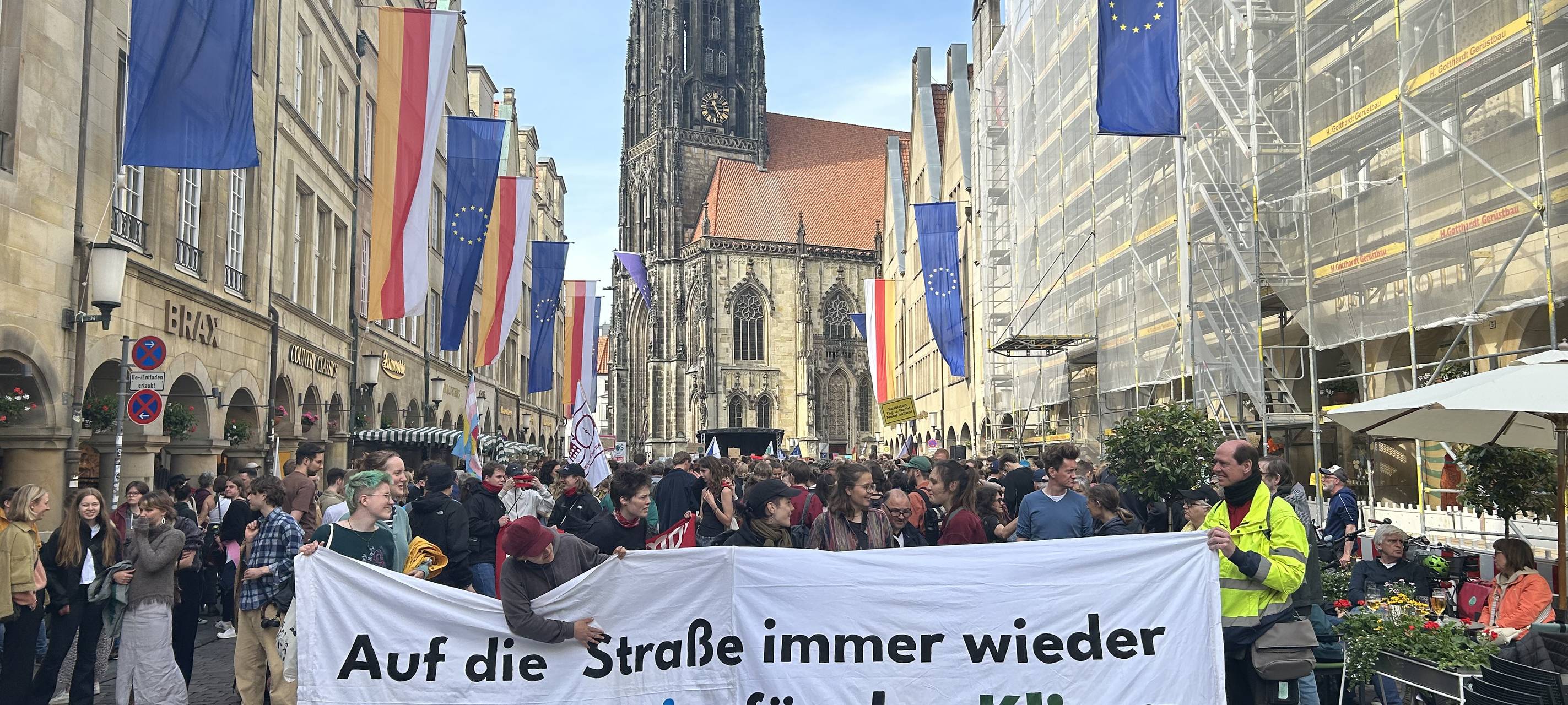 Gemeinsame Demo für Demokratie und Klimaschutz