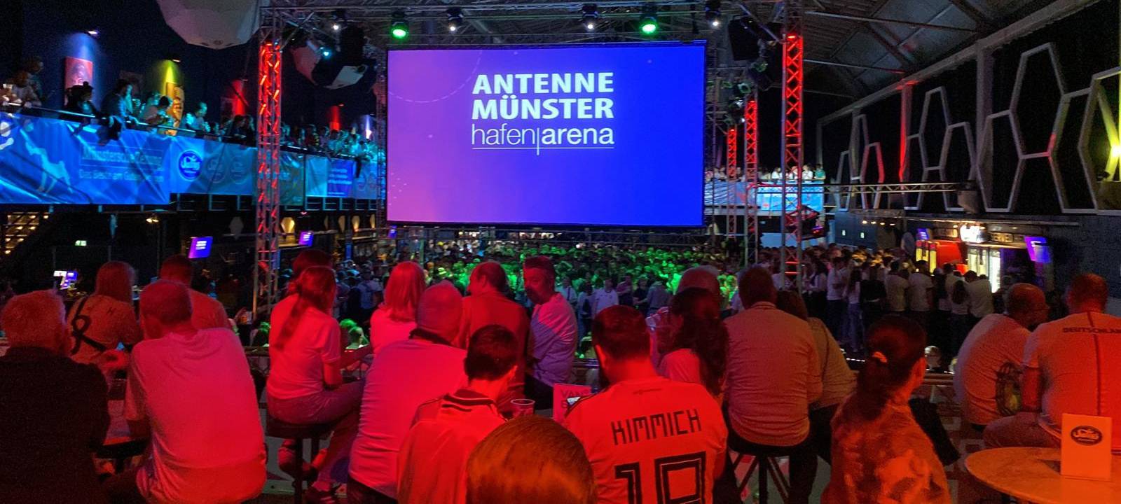 Münsters Fans feiern EM-Auftakt