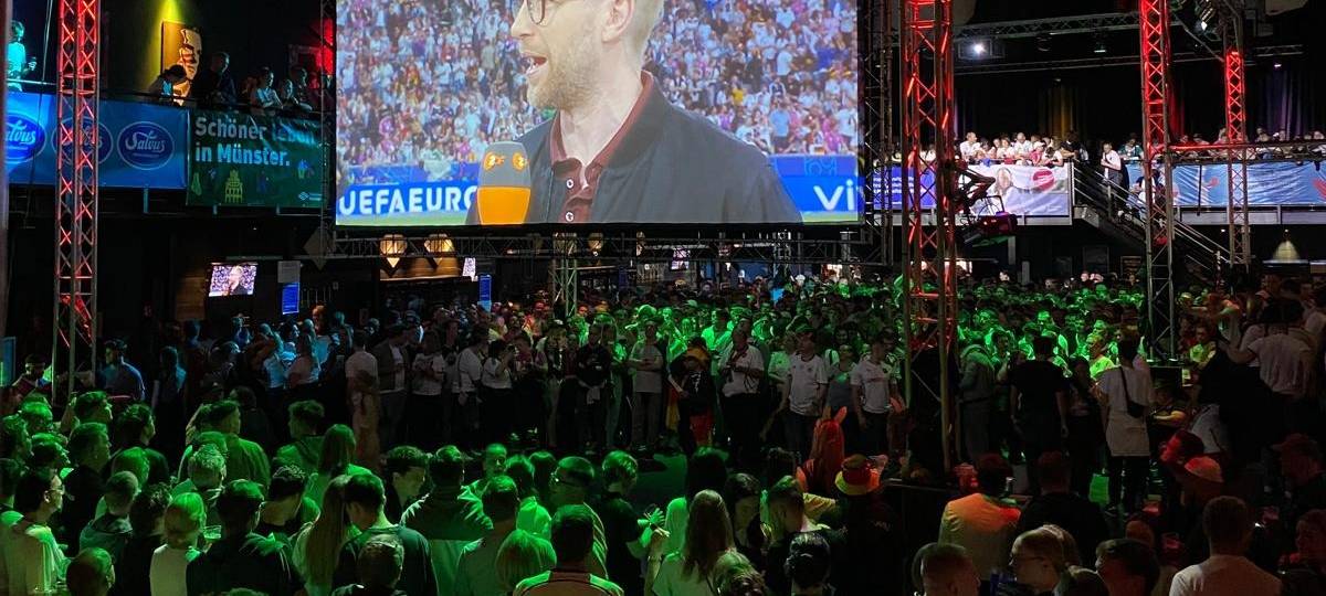 Münsters Fans feiern EM-Auftakt