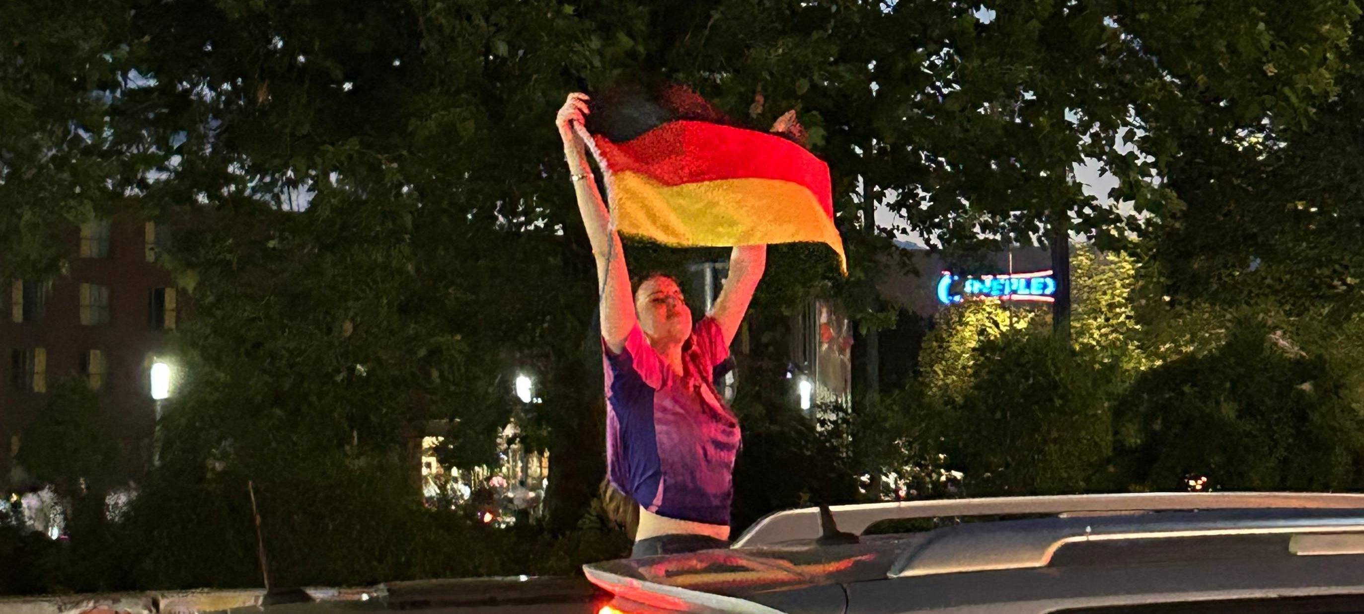Münsteraner Fans feiern EM-Gruppensieg