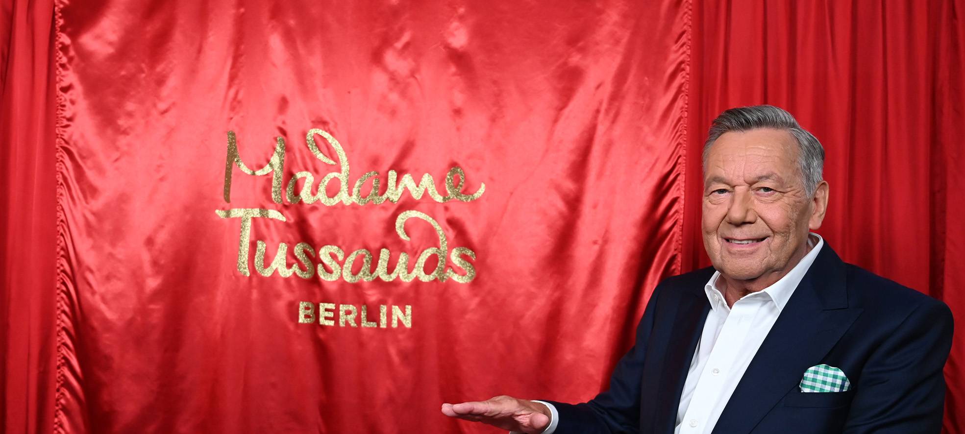 Roland Kaiser enthüllt Wachsfigur