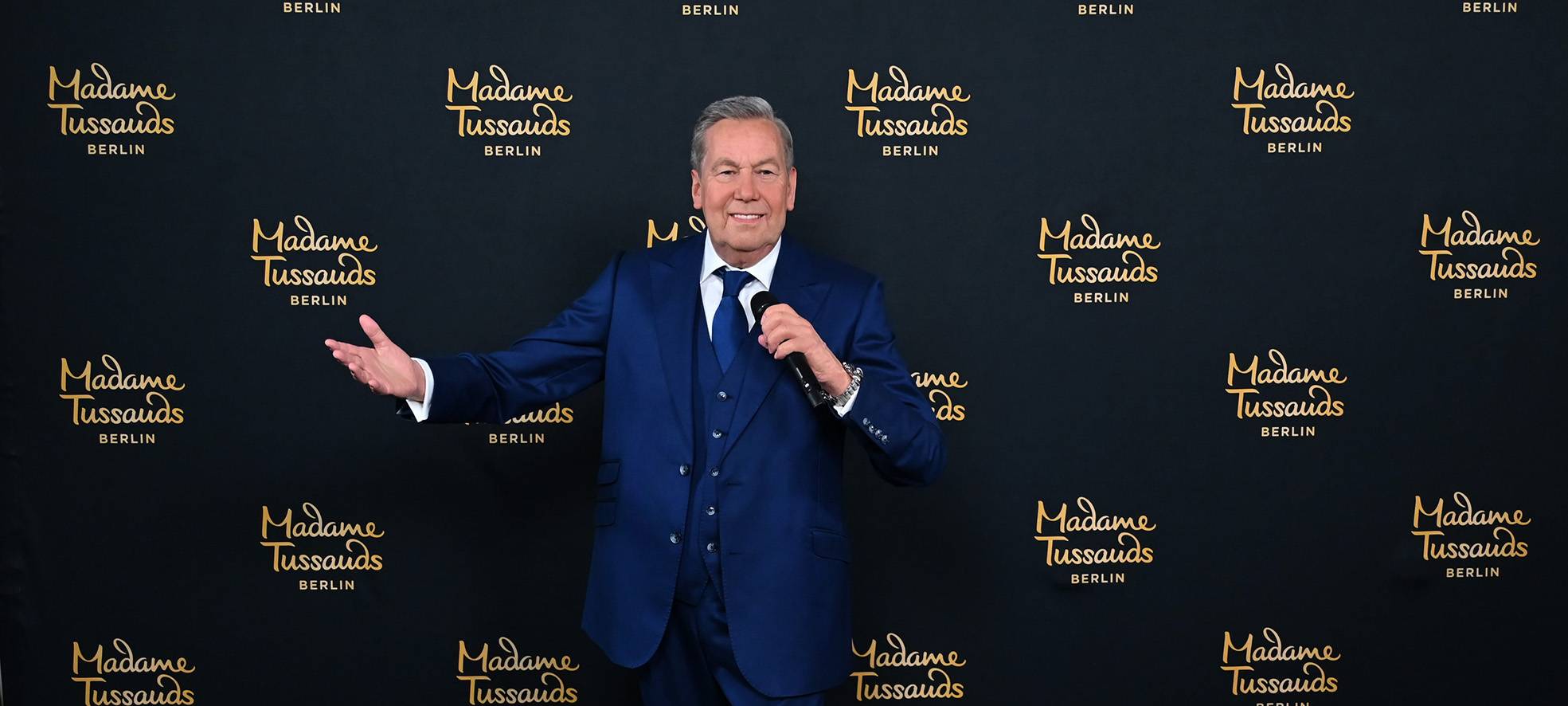Roland Kaiser enthüllt Wachsfigur