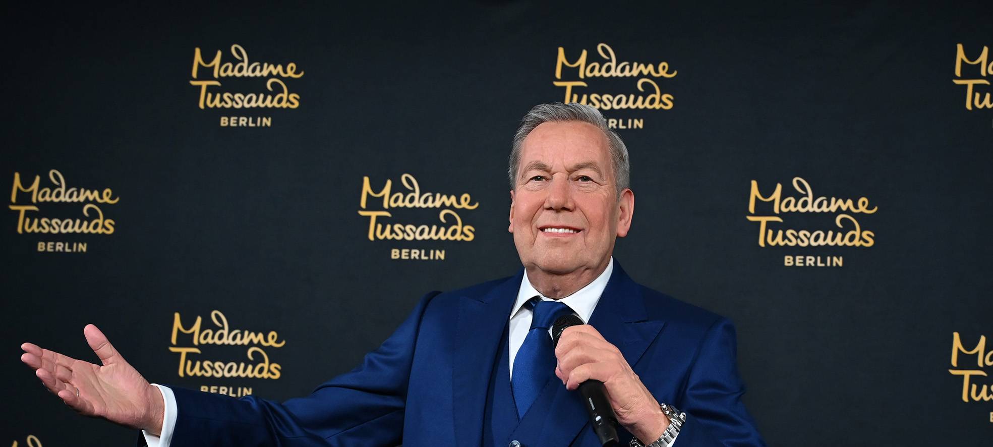 Roland Kaiser enthüllt Wachsfigur