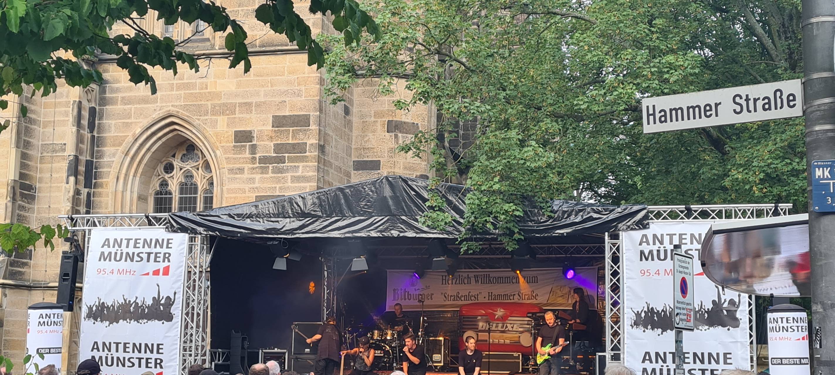 Tausende beim Straßenfest