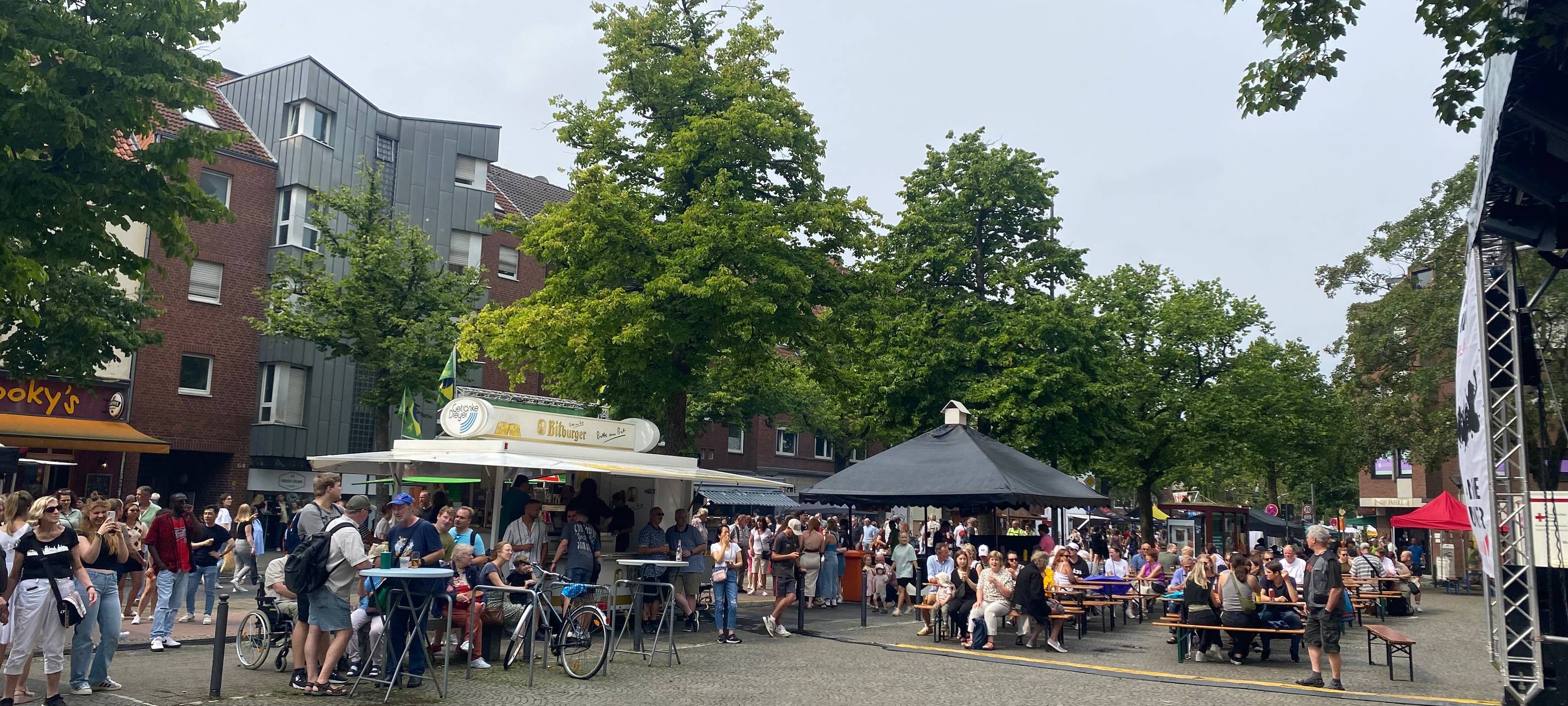 Tausende beim Straßenfest