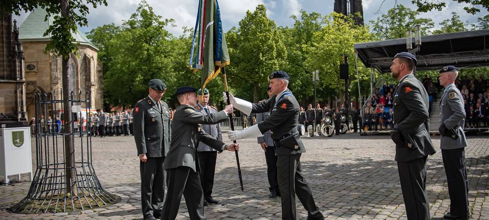 Kommando-Übergabe auf dem Domplatz