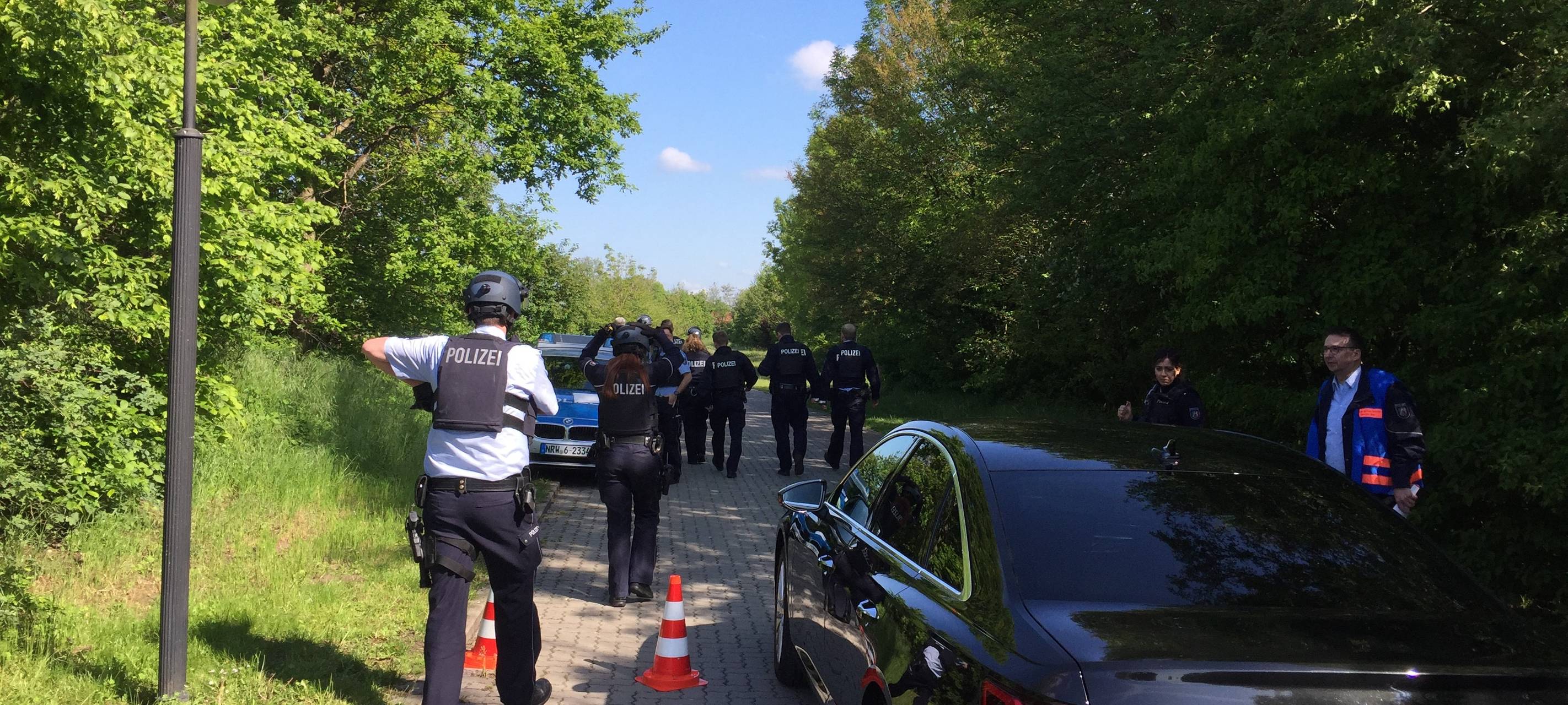 Polizei übt Verhalten bei einer Geiselnahme in der Forensik
