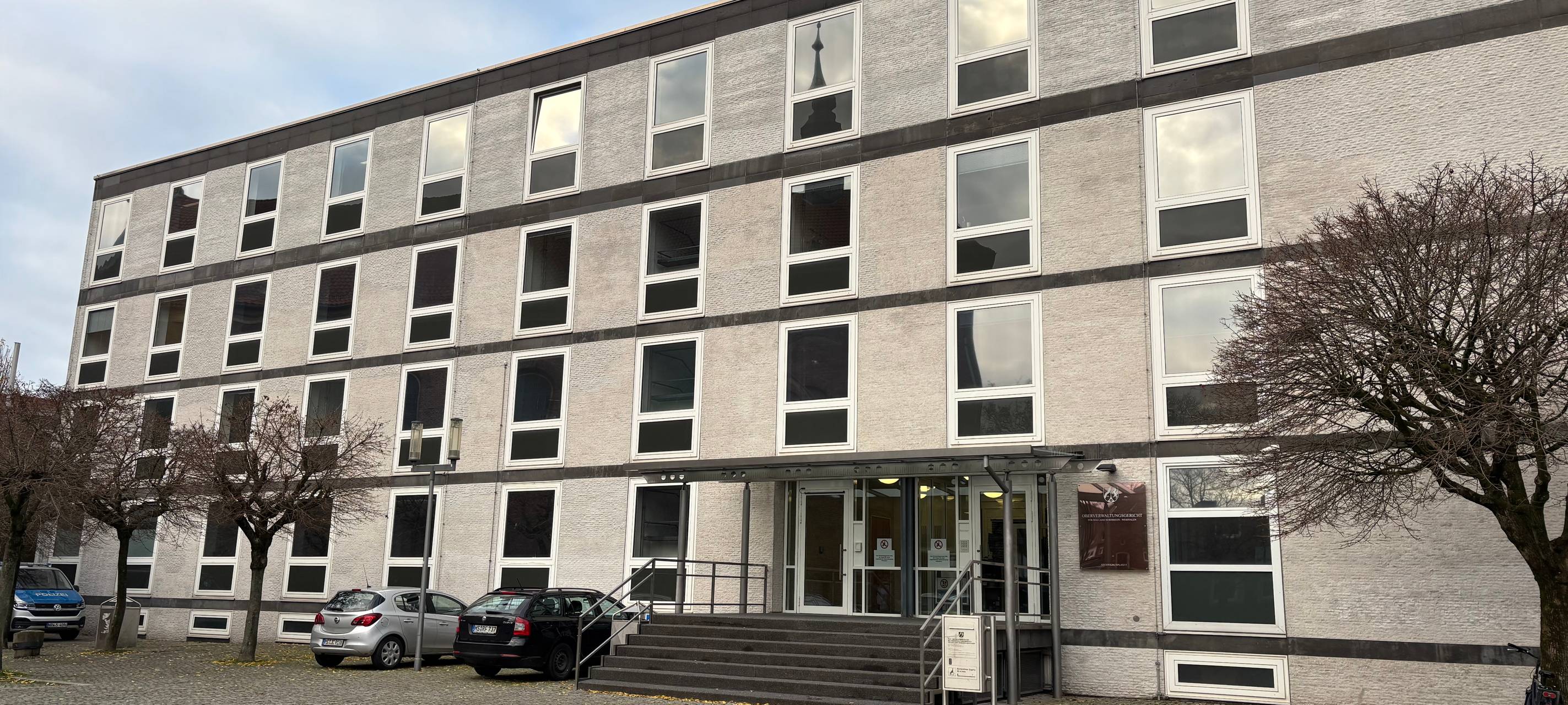 Das Gebäude des Oberverwaltungsgerichtes in Münster von außen.