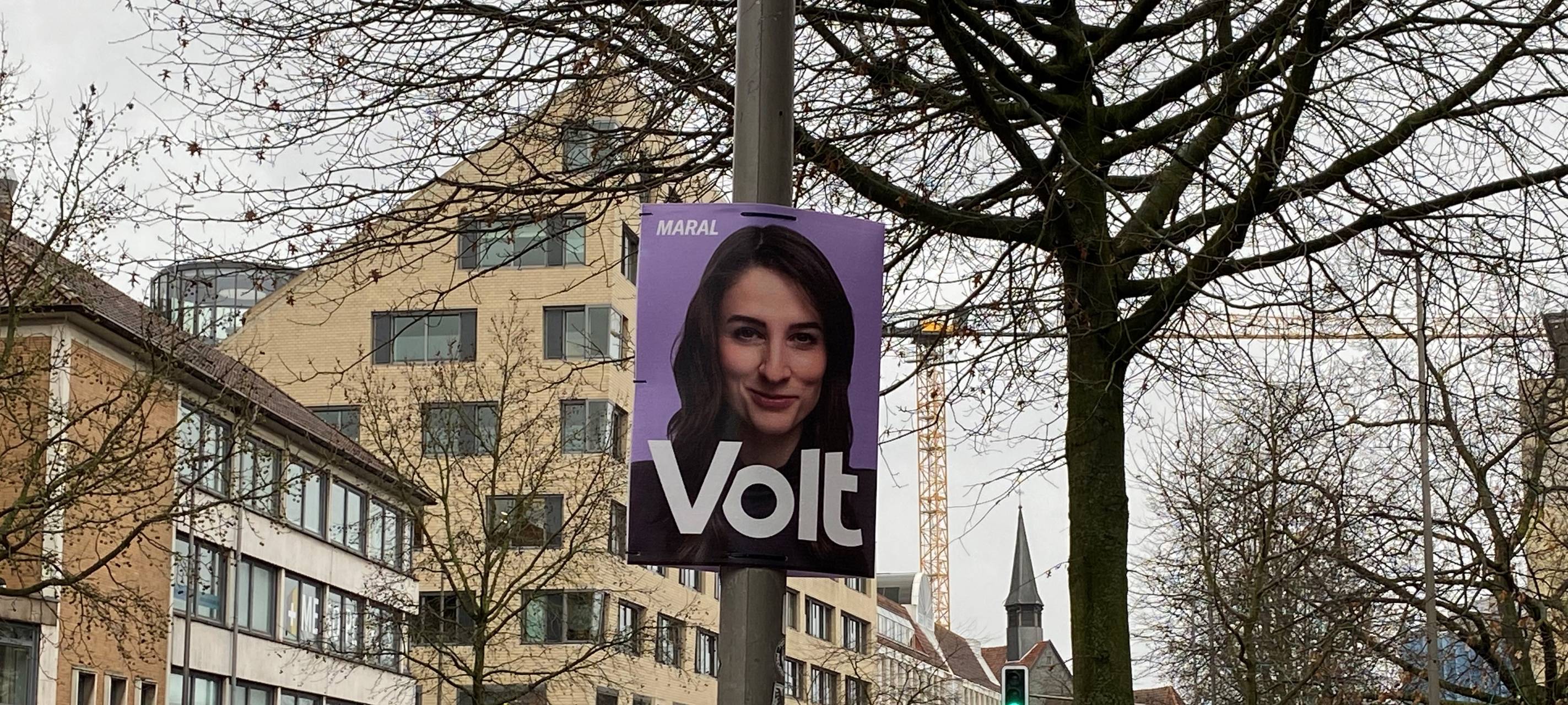 Die ersten Wahlplakate hängen