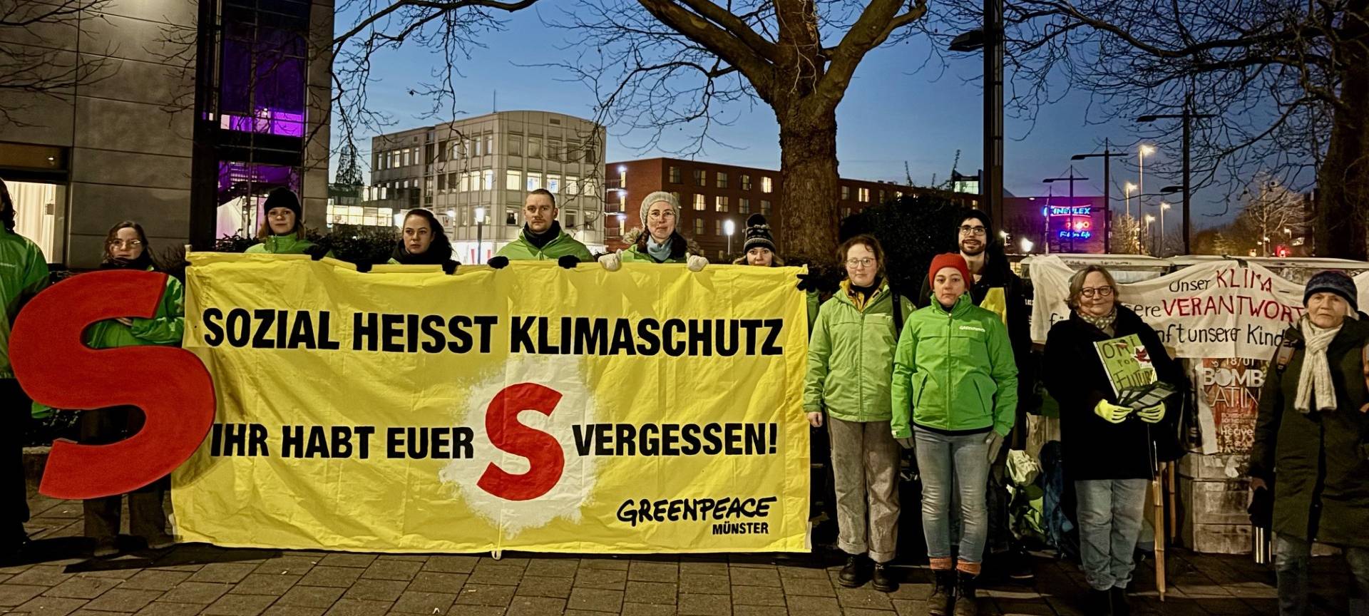 Olaf Scholz macht Wahlkampf im Jovel