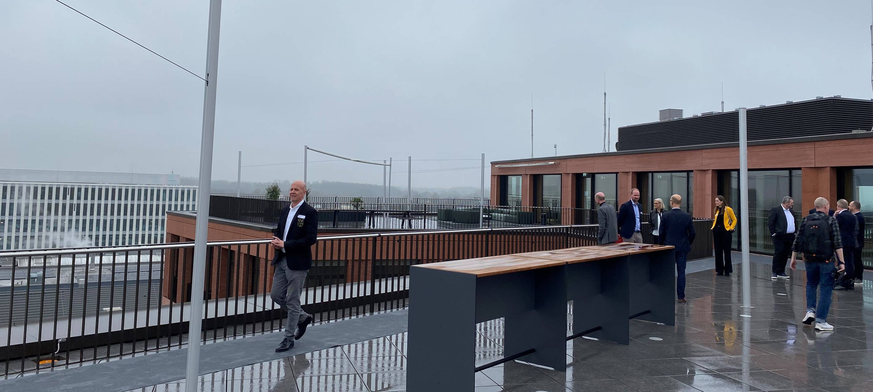 Fiege eröffnet "X-Dock" am Hafen