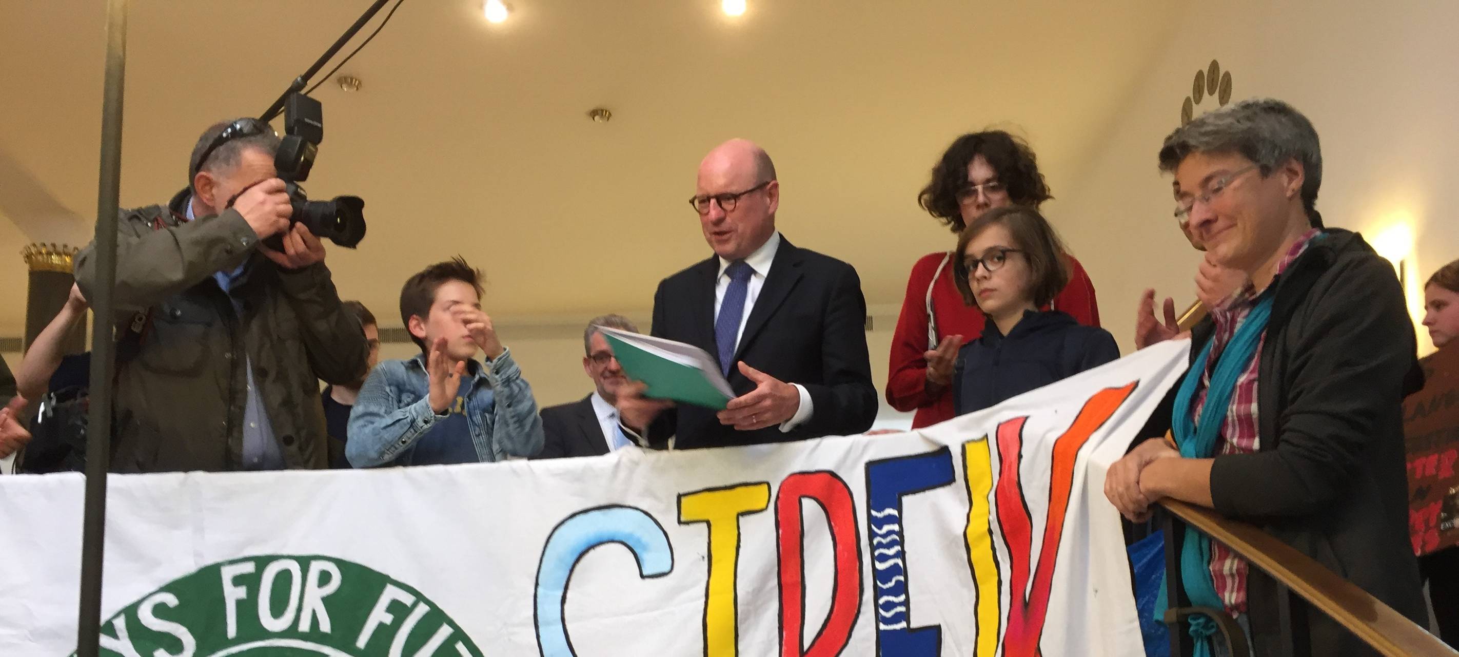 "Fridays for Future"-Aktivistin zum geforderten Klimanotstand