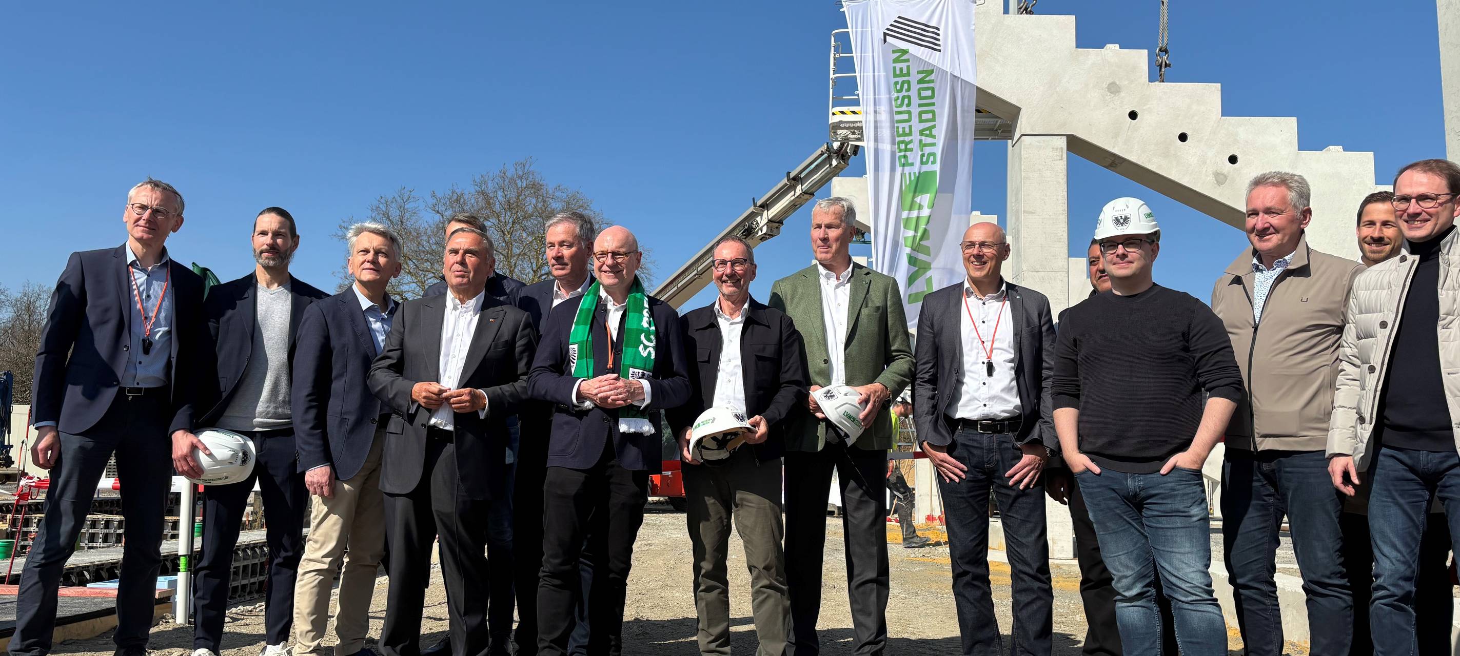 Westtribüne wird gebaut