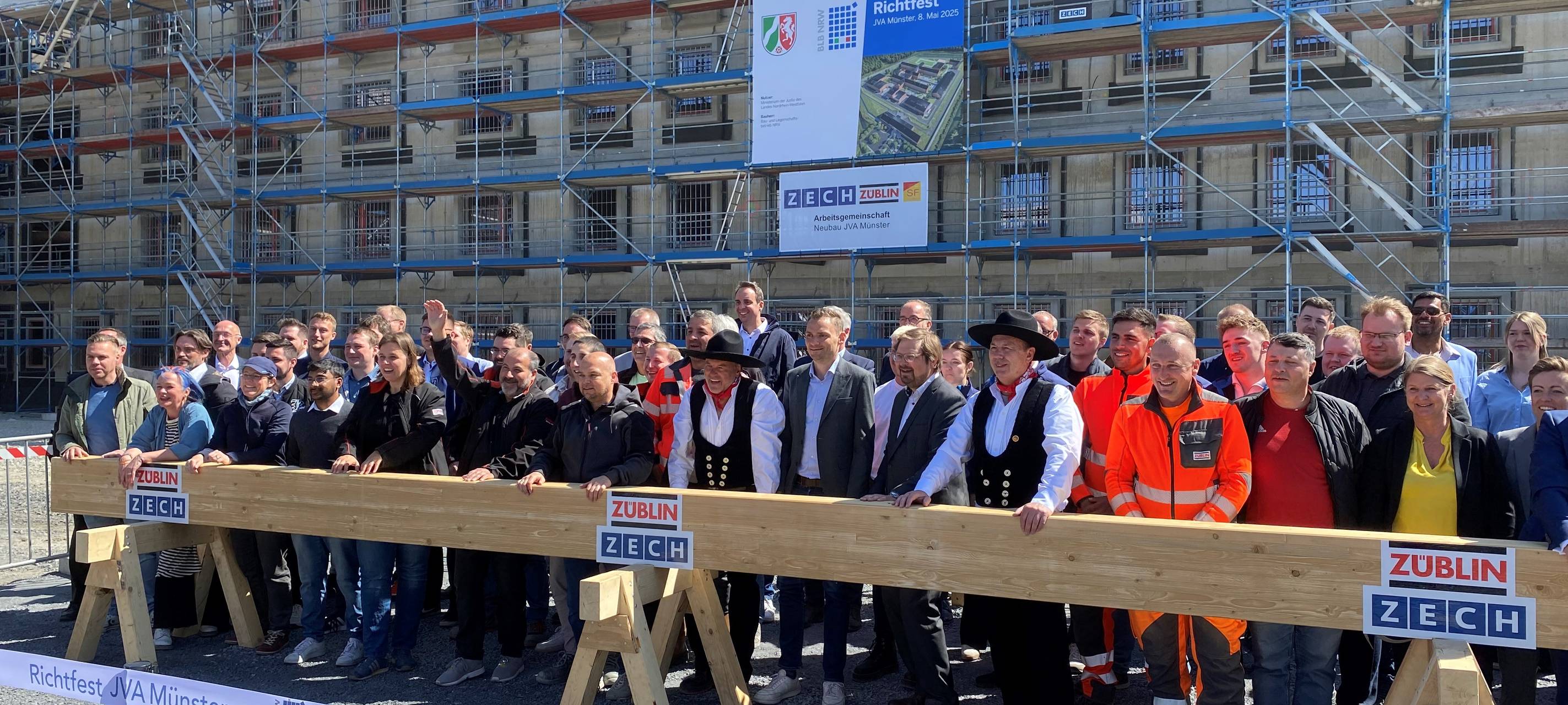 Richtfest im neuen Gefängnis