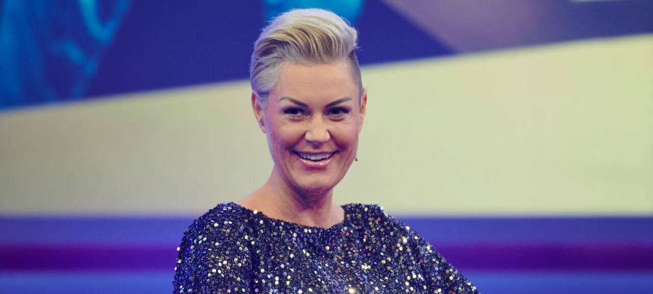 Die Ärztin Carola Holzner sitzt beim RTL Jahresrückblick "Menschen, Bilder, Emotionen" 2020" im Studio. Die Ärztin und Bloggerin Holzner («Doc Caro») hat die Essener Universitätsklinik verlassen und arbeitet künftig in einem Krankenhaus in Duisburg.