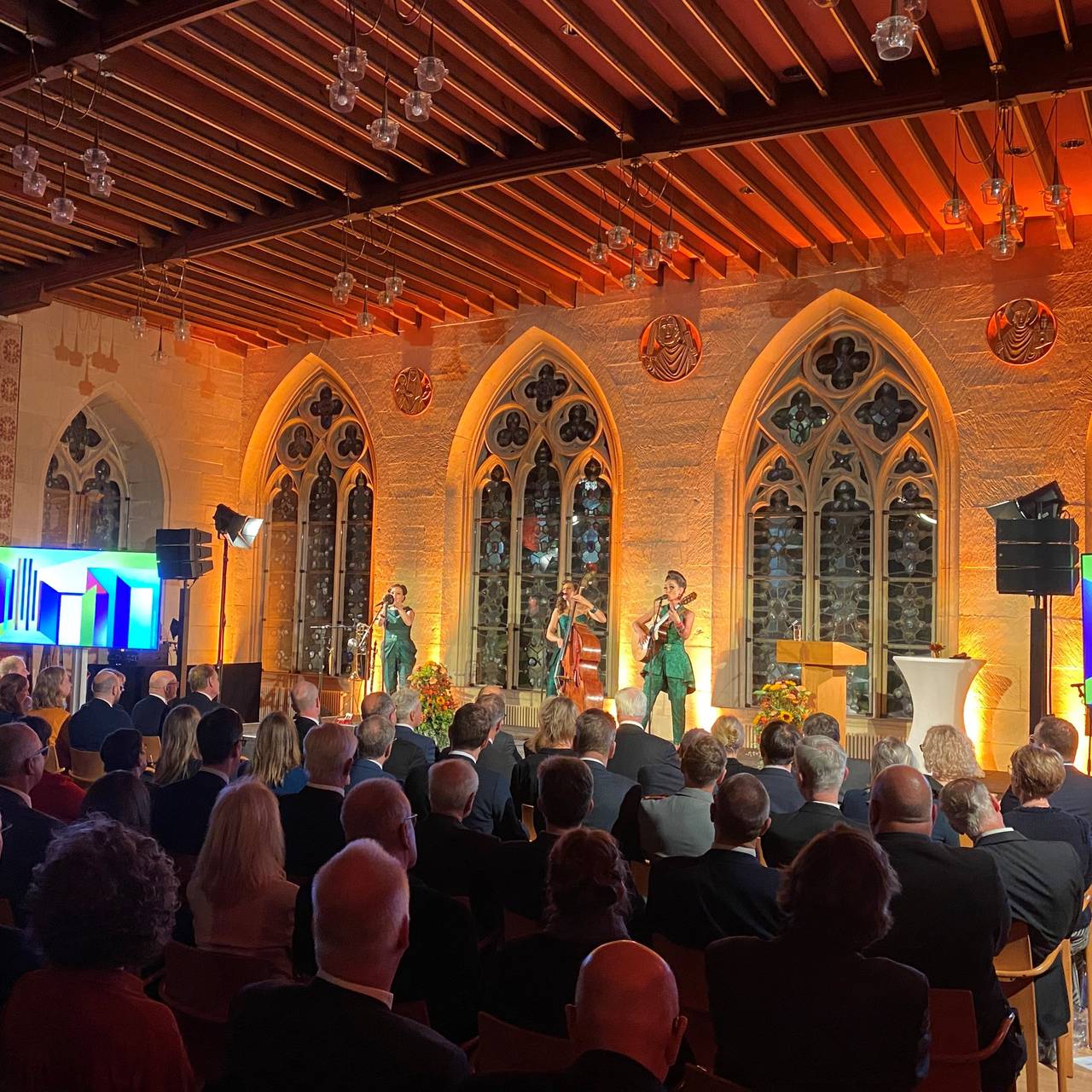 Die Zucchini Sistaz sorgen für das musikalische Programm bei der Abschiedsfeier von OB Lewe.