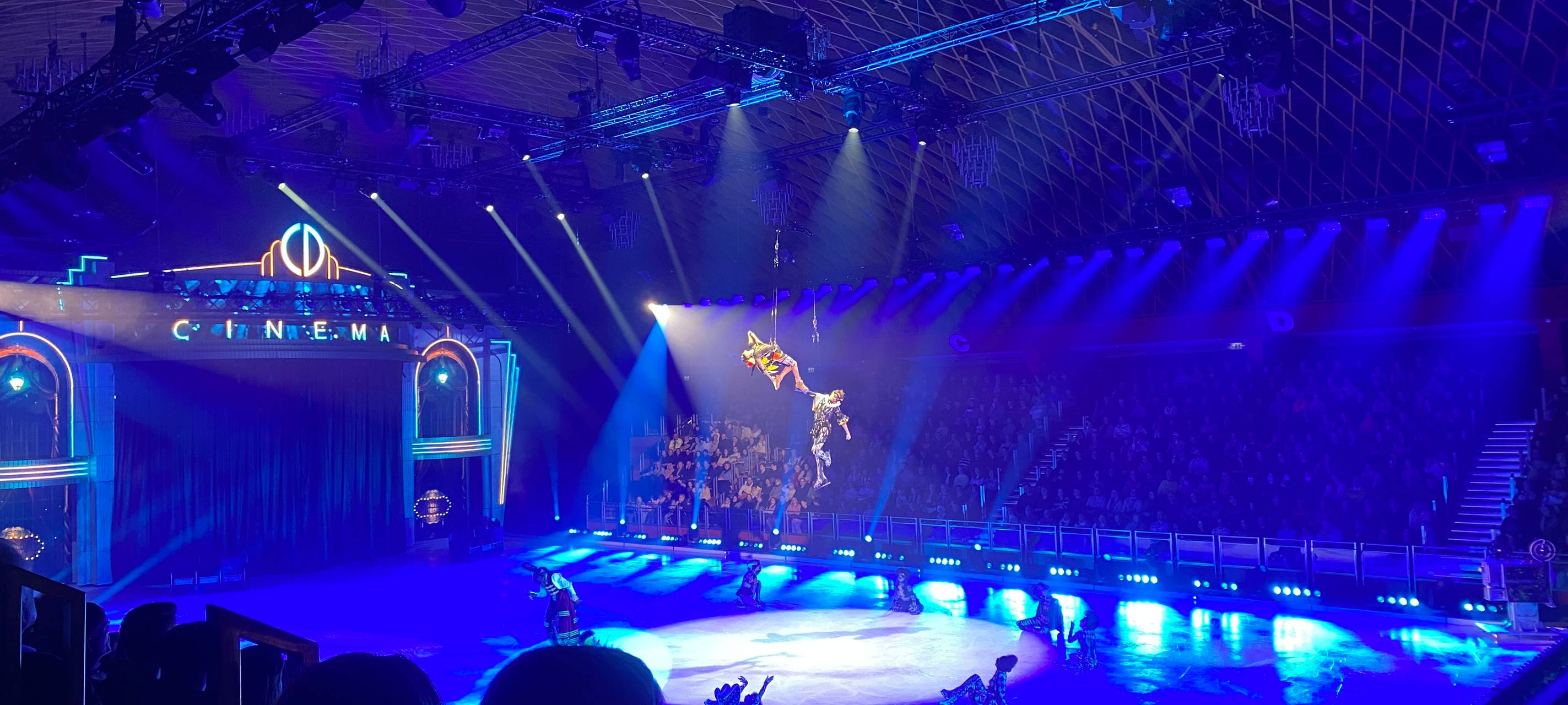 "Holiday On Ice": Aftershow-Skating mit Malena und Tino