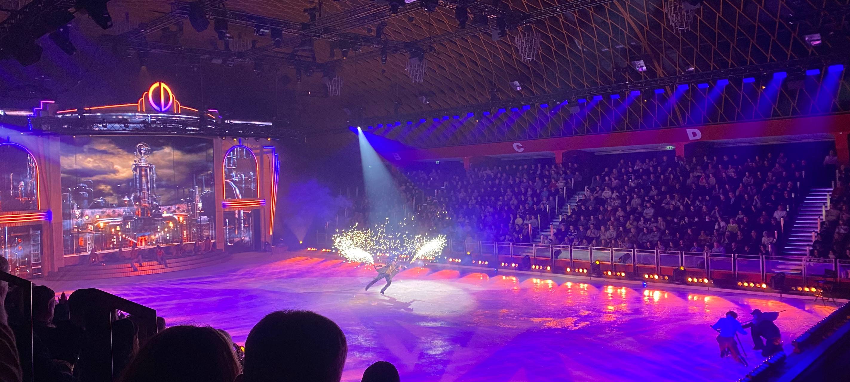"Holiday On Ice": Aftershow-Skating mit Malena und Tino