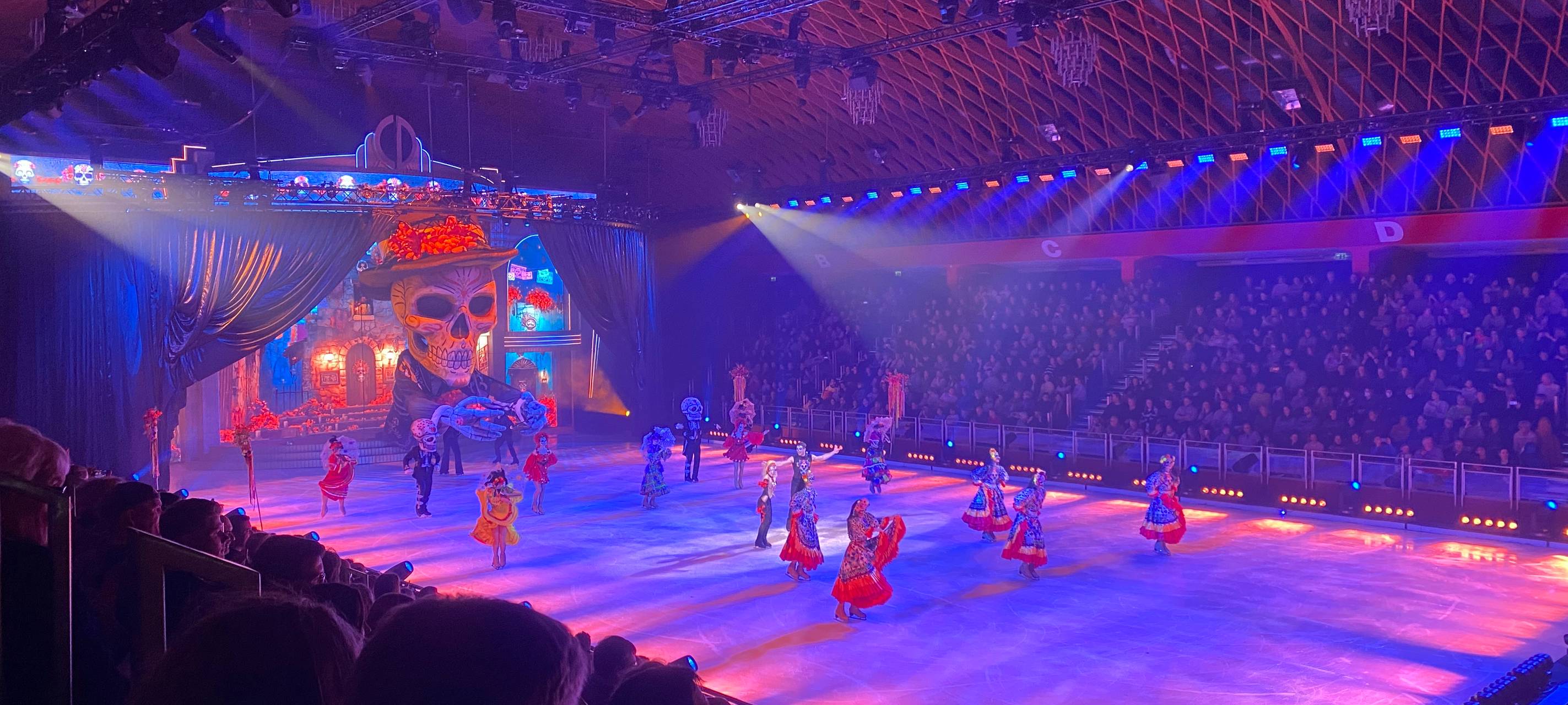 "Holiday On Ice": Aftershow-Skating mit Malena und Tino