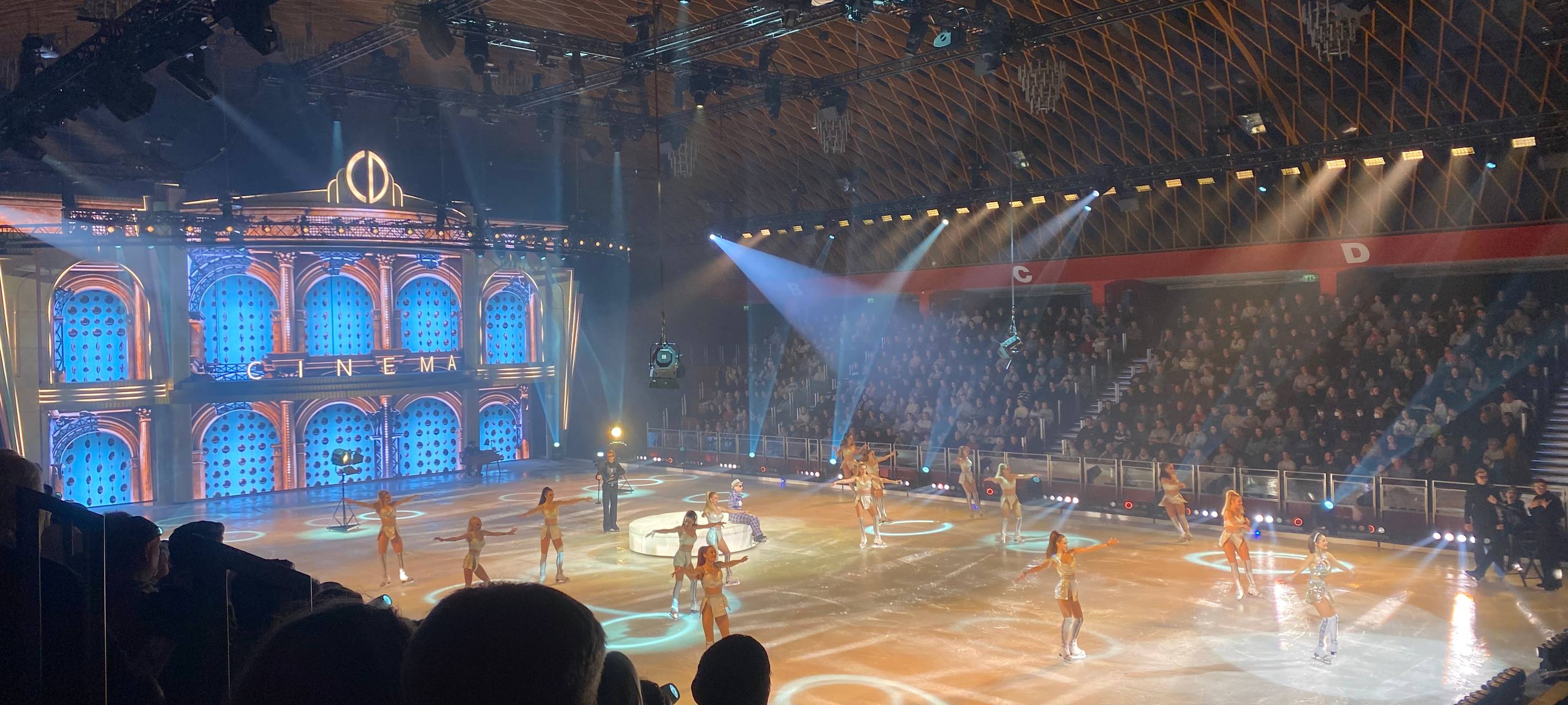 "Holiday On Ice": Aftershow-Skating mit Malena und Tino