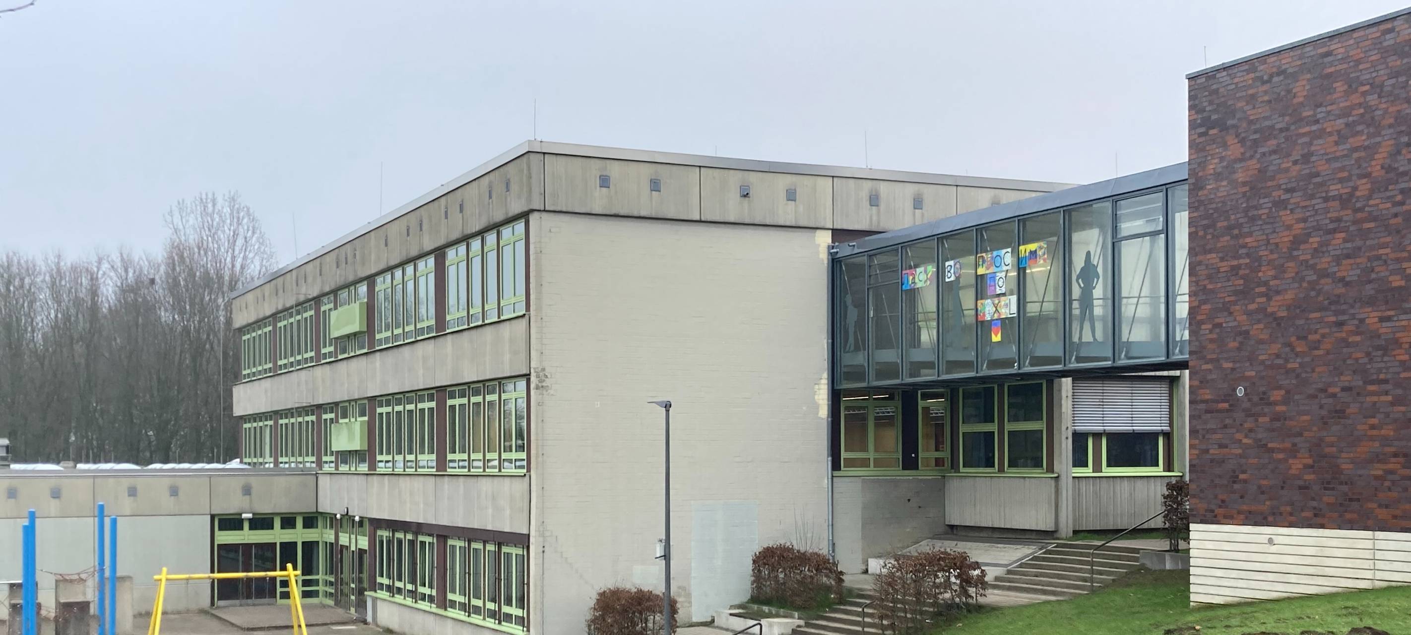 Das Bestandsgebäude der Gesamtschule Münster-West soll nach Plänen des städtischen Amtes für Immobilienmanagement grundlegend saniert und modernisiert werden. Über das Vorhaben entscheidet der Rat der Stadt am 25. März.