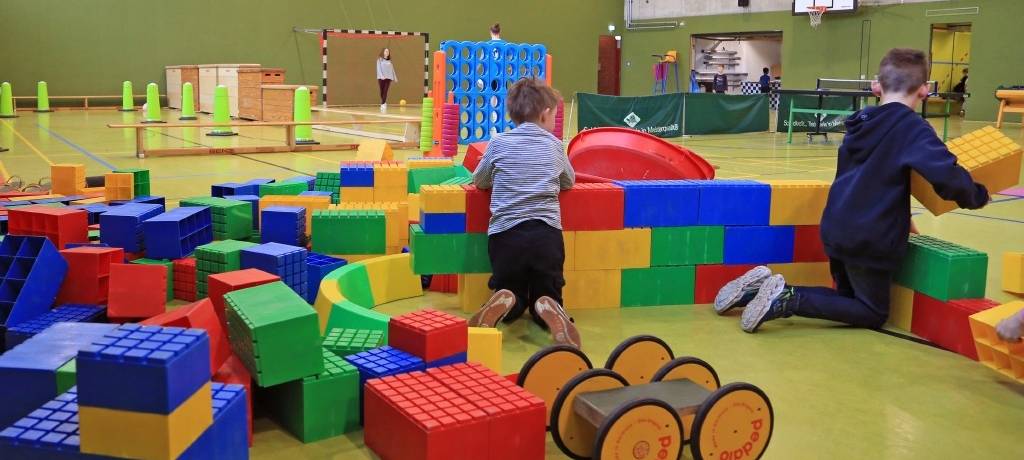 In den Osterferien ist in der Sporthalle Ost am Kanal wieder „Halli-Galli“. Das Angebot richtet sich an Kinder von sechs bis 13 Jahren.