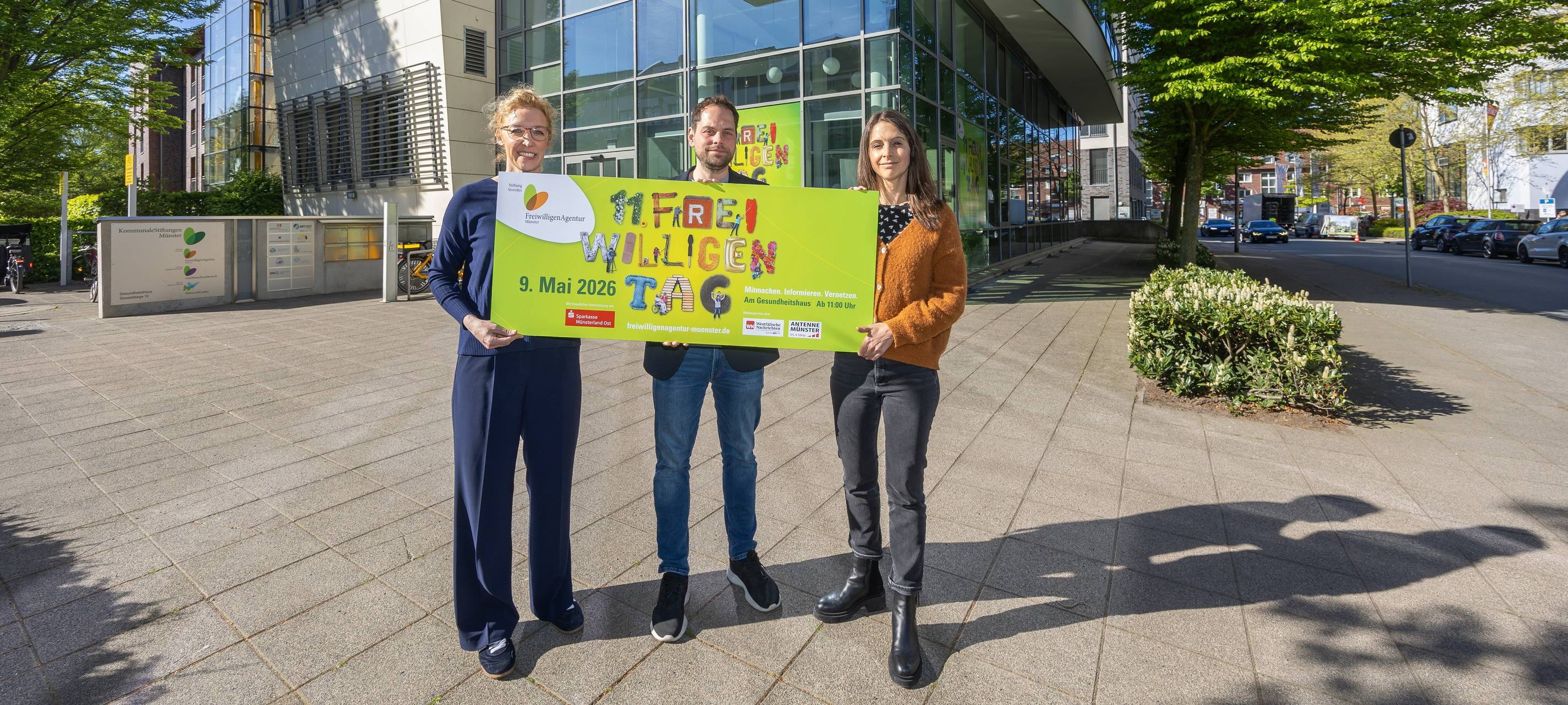 Dr. Annegret Saxe (Vorständin der Sparkasse Münsterland Ost), Daniel Großbröhmer (Leitung Kommunale Stiftungen Münster), Malena Theele (Teamleitung Freiwilligenagentur Münster).
