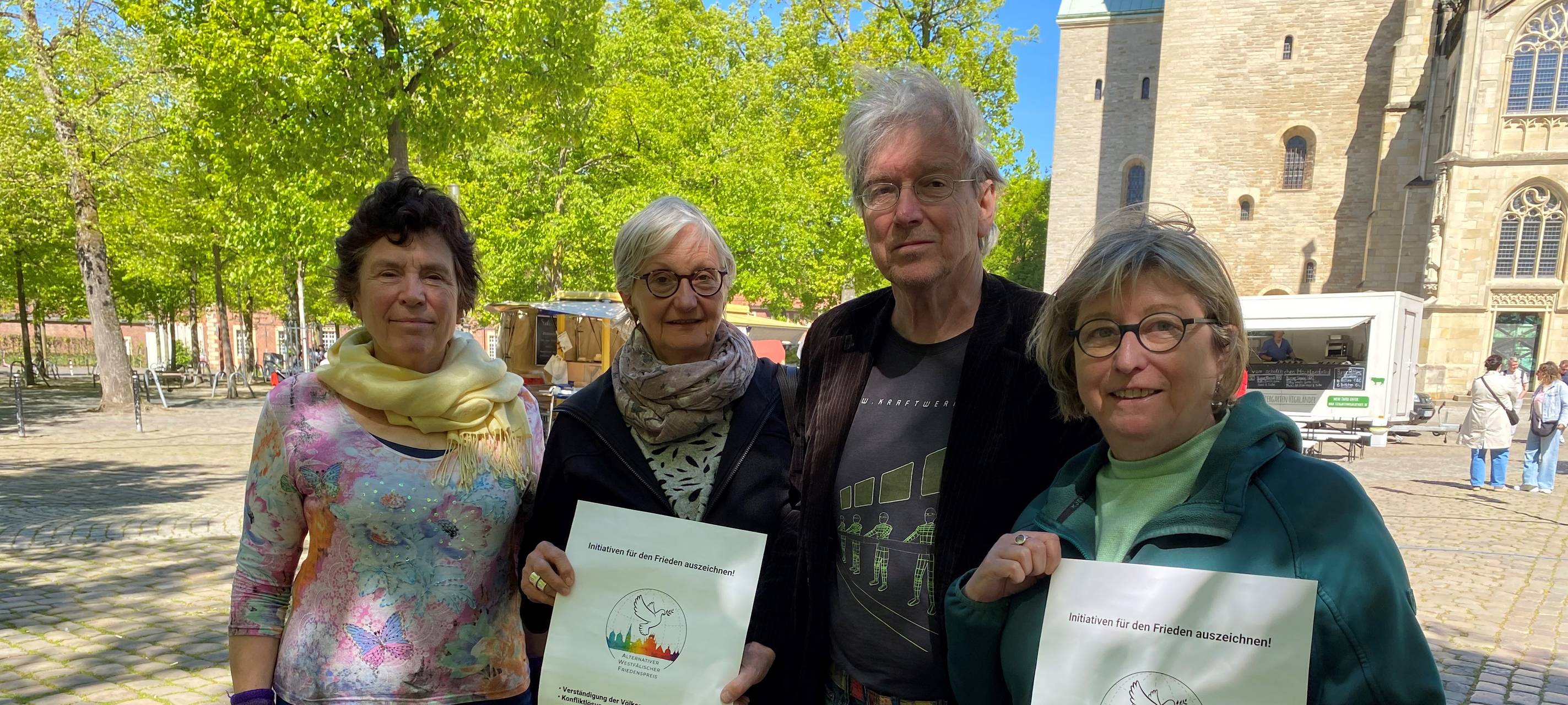 Vorstand des Vereins "Alternativer Westfälischer Friedenspreis": (v.l.) Brigitte Hornstein, Christel Rosendahl, Rüdiger Sagel, Juliane Brüggemann.