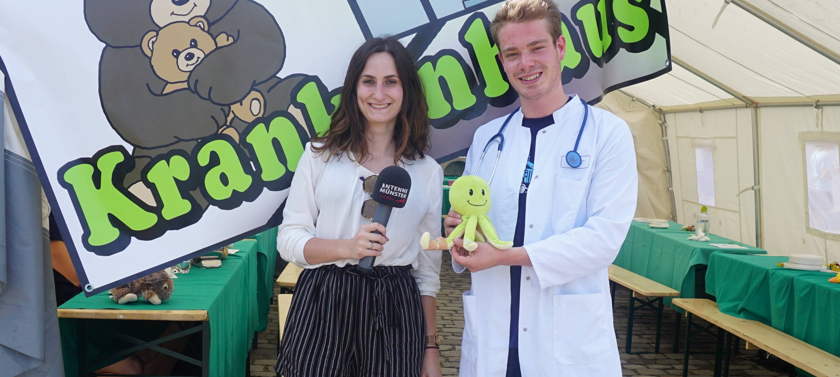 Teddybärkrankenhaus auf dem Schlossplatz