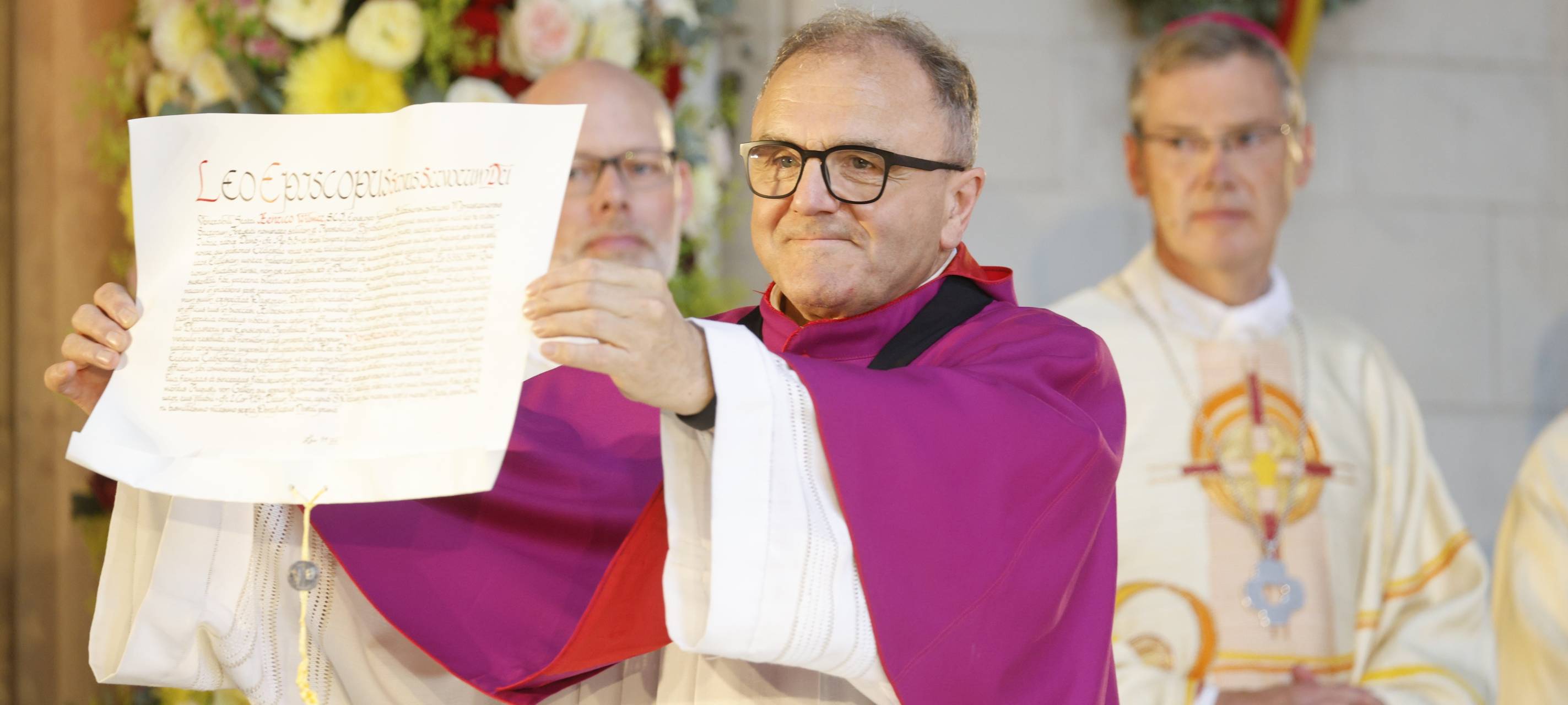 Neuer Bischof von Münster im Amt