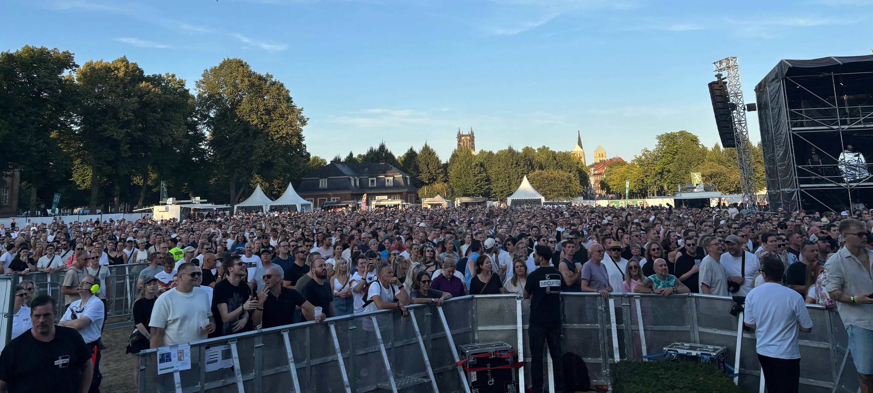 Konzertspektakel vor dem Schloss