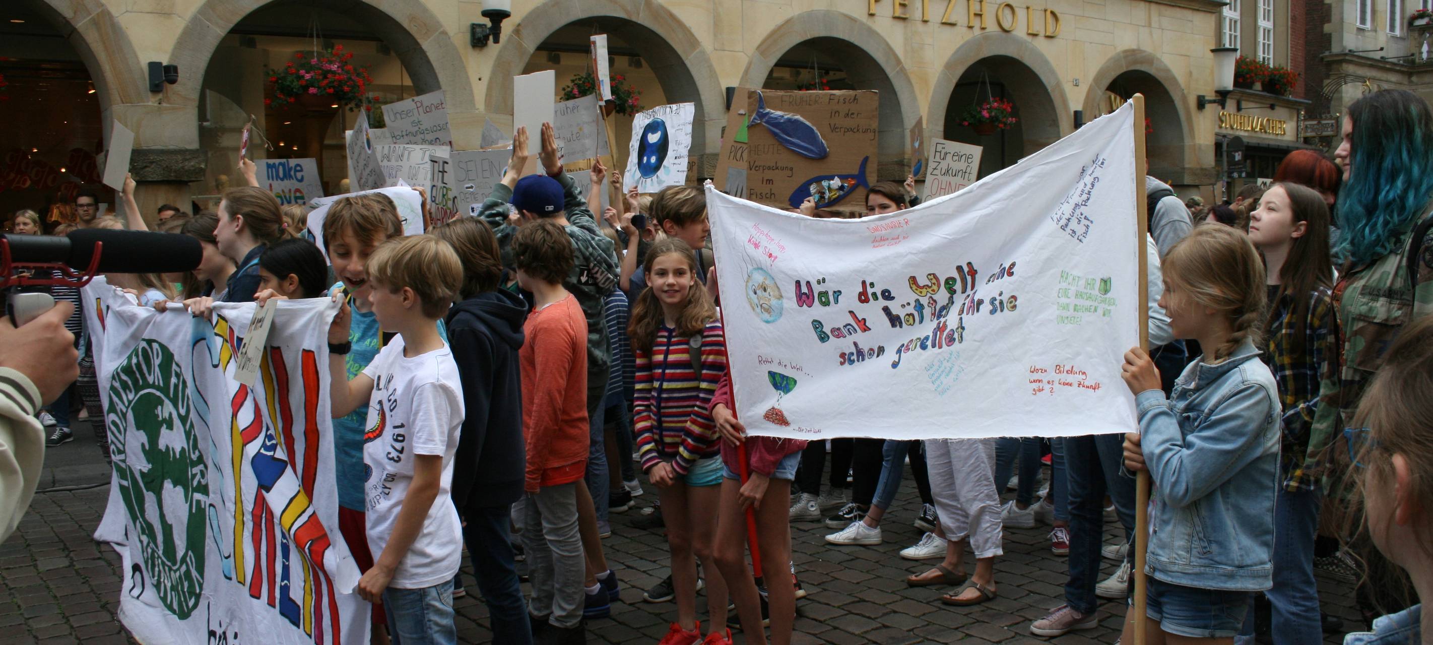 2.500 Teilnehmer bei "Fridays for Future"