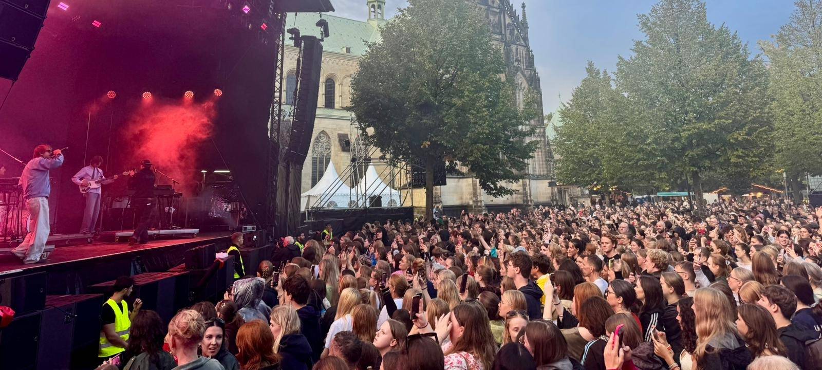 Zimmer90 vor der großen ANTENNE MÜNSTER-Bühne.