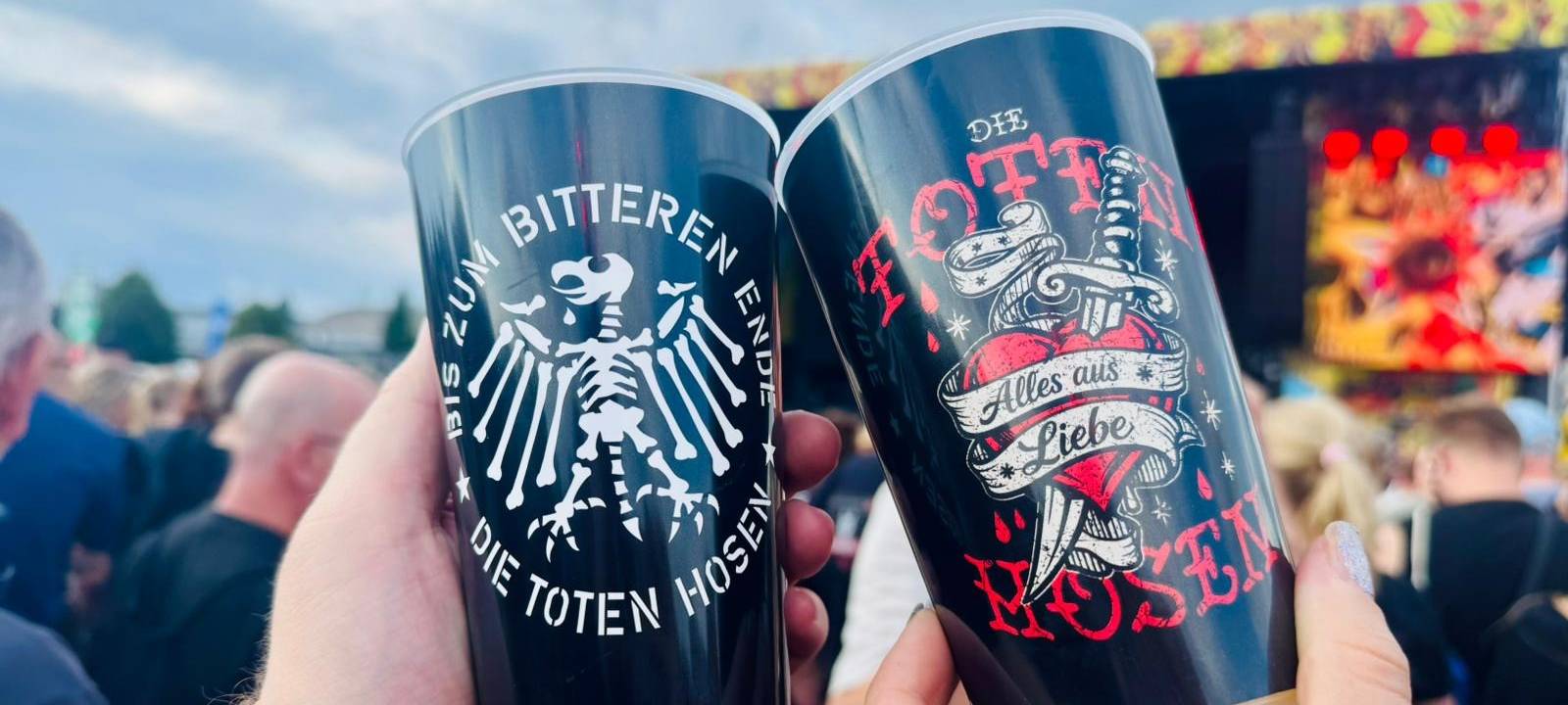 Die Becher waren bei den Fans als Sammelobjekt sehr beliebt.