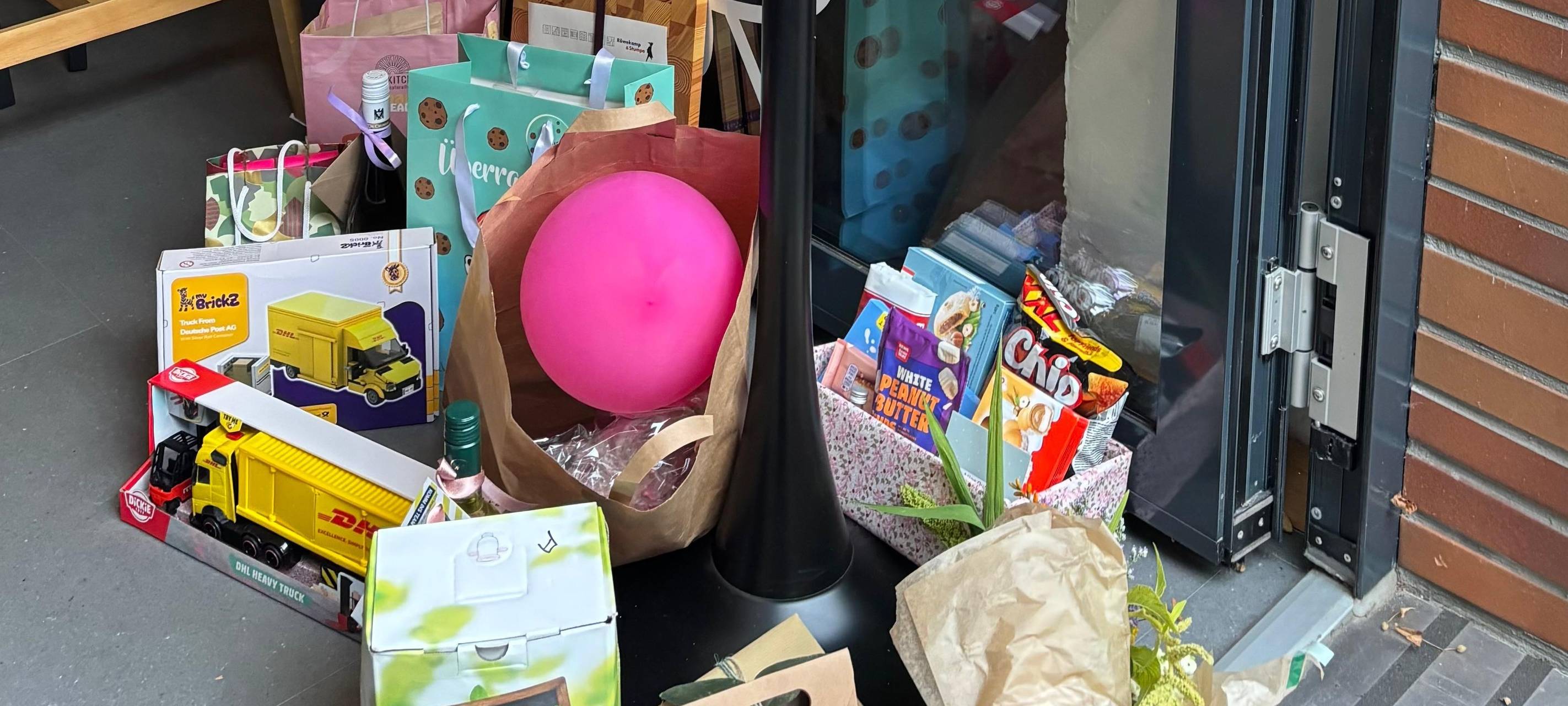 Ein besonderer Paketbote verabschiedet sich