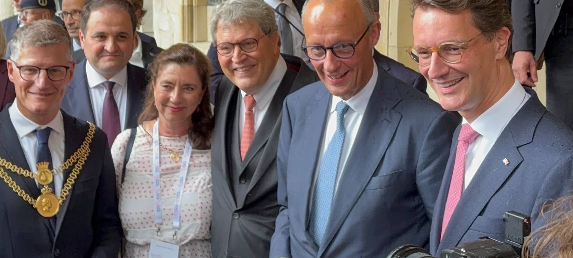 Freuen sich auf die Veranstaltung: Unter anderem Oberbürgermeister Tilman Fuchs, Kanzler Friedrich Merz und NRW-Ministerpräsident Hendrik Wüst.
