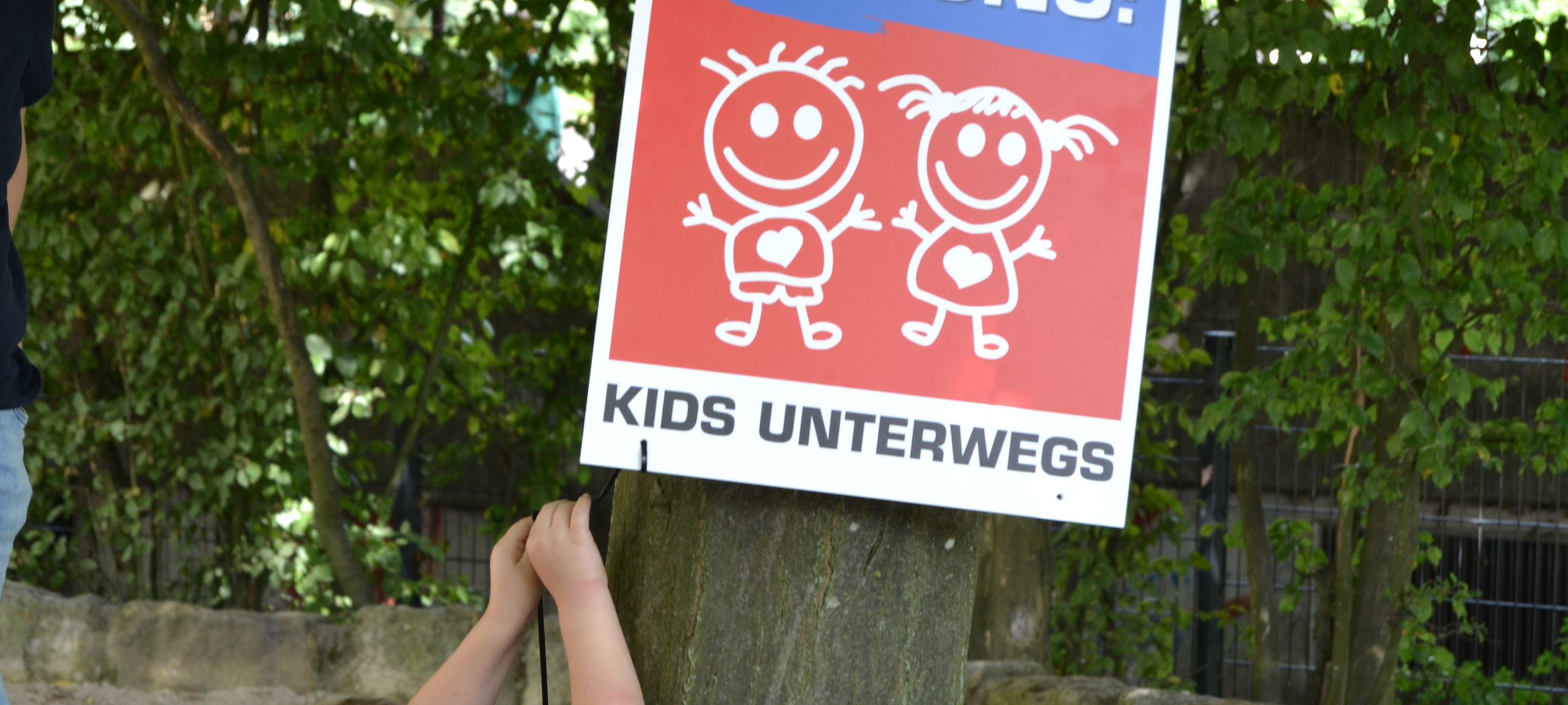 Kita in Kinderhaus holt sich Schilder