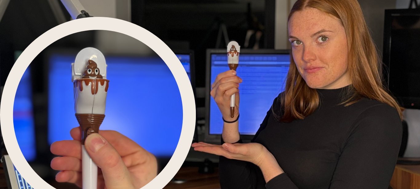 Morningshow-Moderatorin Malena Stöhler präsentiert einen Kugelschreiber aus Plastik, den sie versteigern muss.